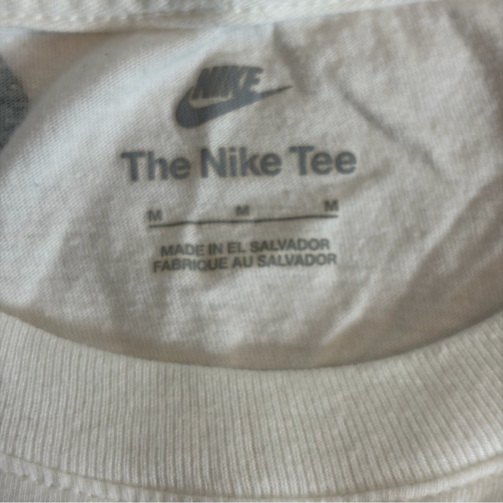 Nike Heart & Peace Sign Graphic Tee – White Medium - Picture 3 of 3